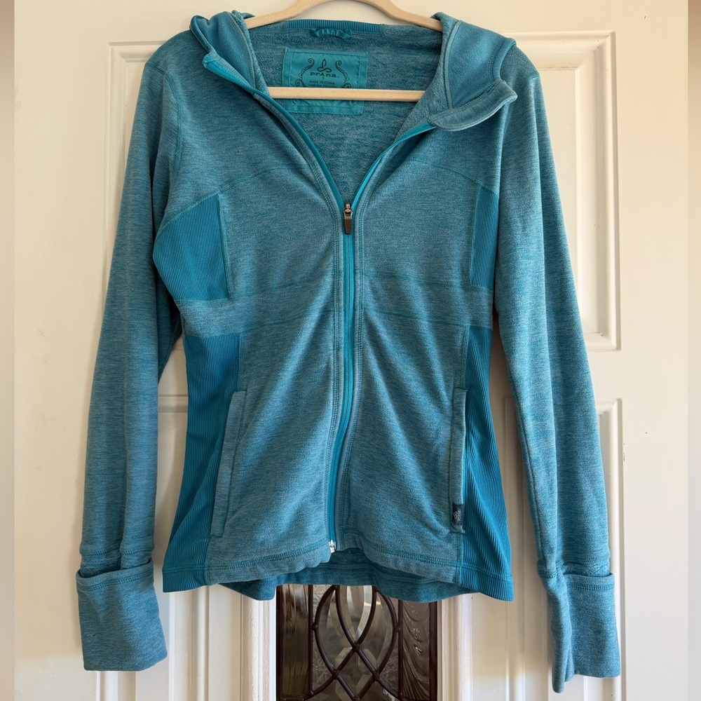 Women's Blue Prana Jacket with hand covers